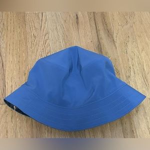 Lululemon “Both Ways Bucket Hat”- NWT. Size M/L